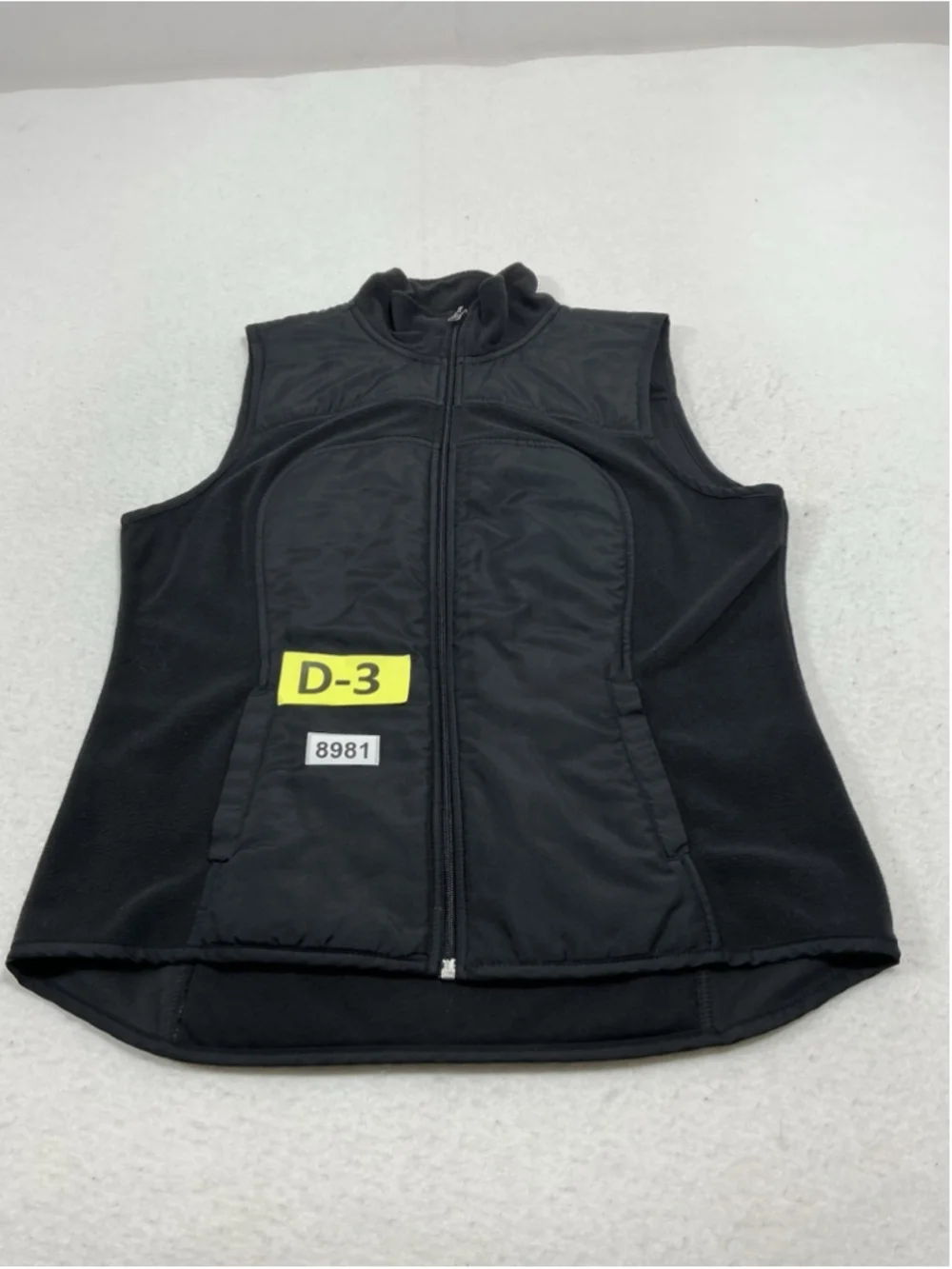 Womans Excellent Tek Gear Full Zip Vest Medium Black Woven Knit